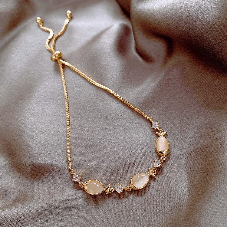Women's Luxury Pearl & Gold Charm Bracelet  Pre2brand