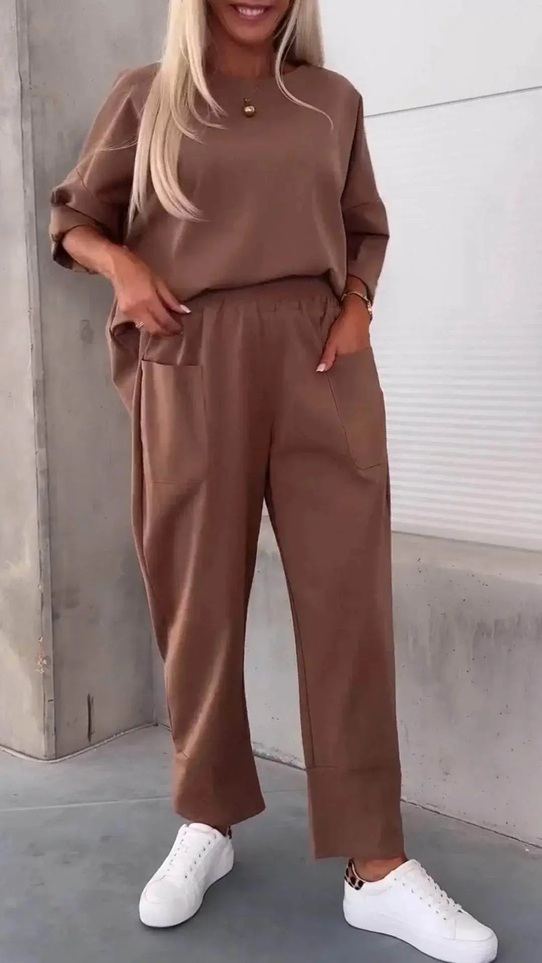 Two-Piece Solid Color Round Neck Cropped Pants Set  Pre2brand